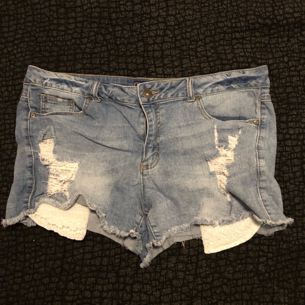 CATO Premium Distressed Shorts with Lace Pockets